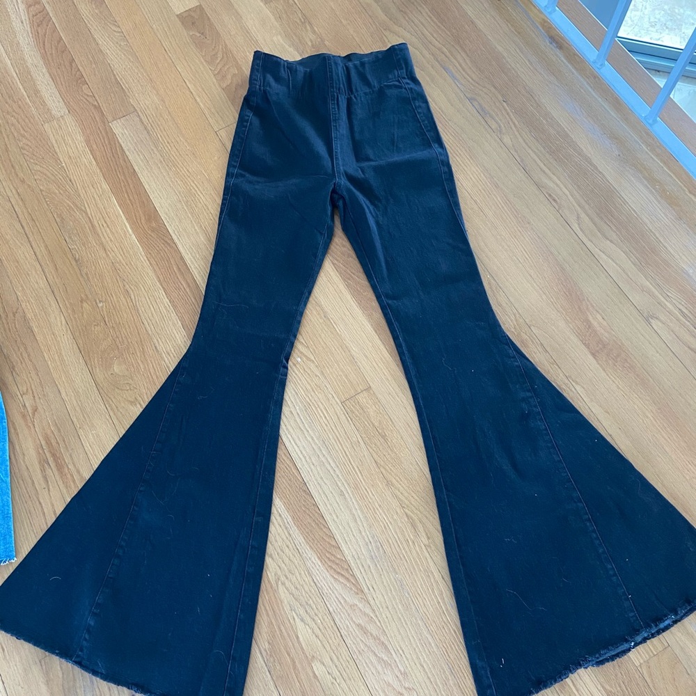 VICI SKYLAR MADISON BLACK BELL BOTTOM FLARE JEANS
